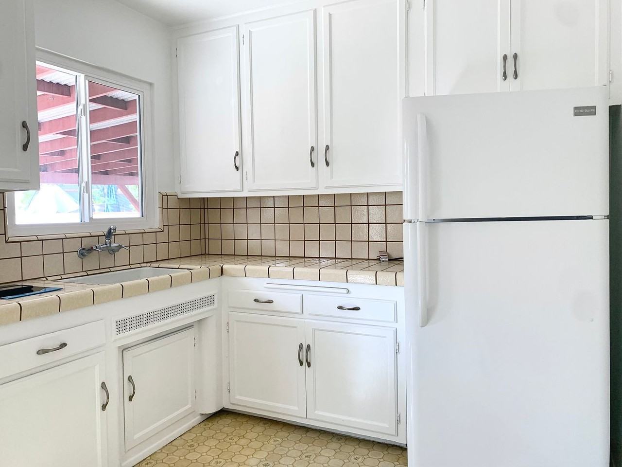 5462 Grape St - Photo 2 of 8