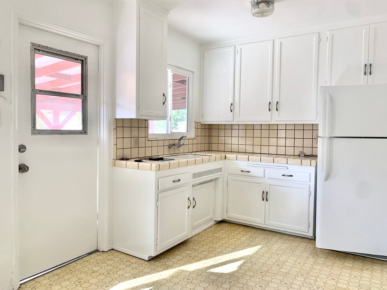 5462 Grape St - Photo 3 of 8