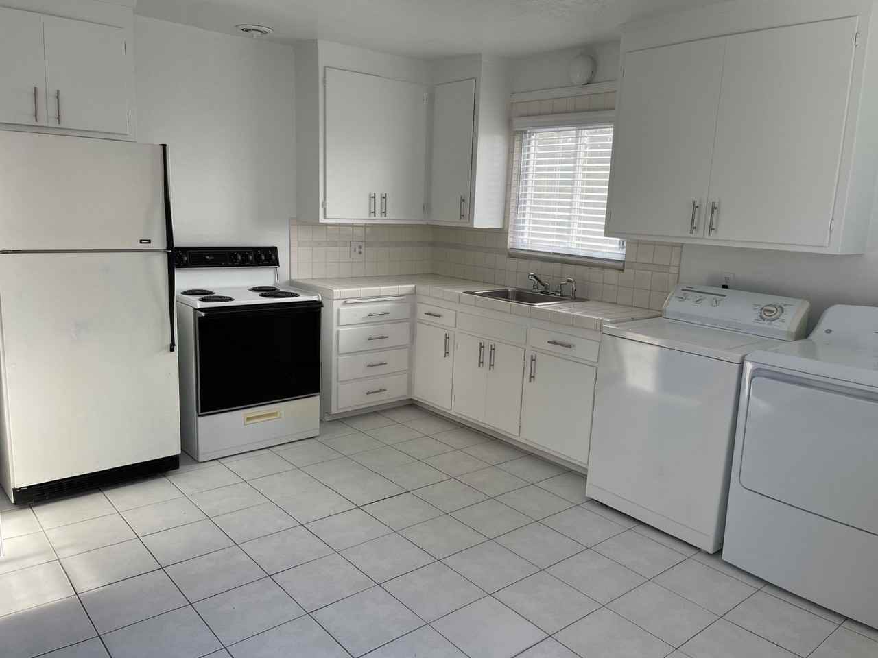 Highland Blvd. 1492-1496 - Photo 6 of 13