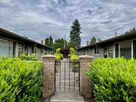 featured image of 6719 Se Woodstock Blvd