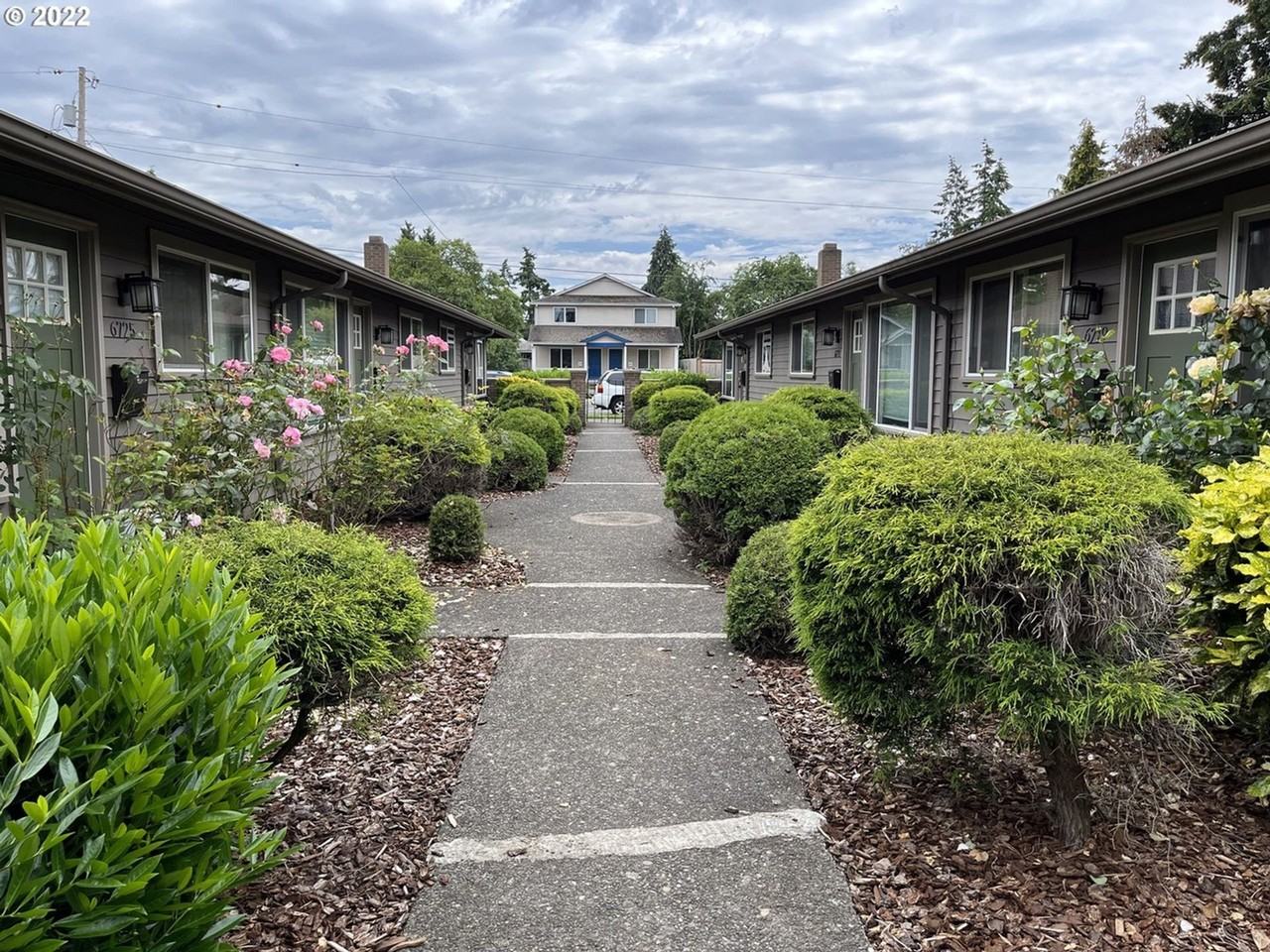 Woodstock 6-Plex - Photo 2 of 16