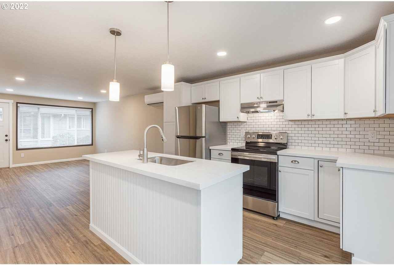 Woodstock 6-Plex - Photo 3 of 16