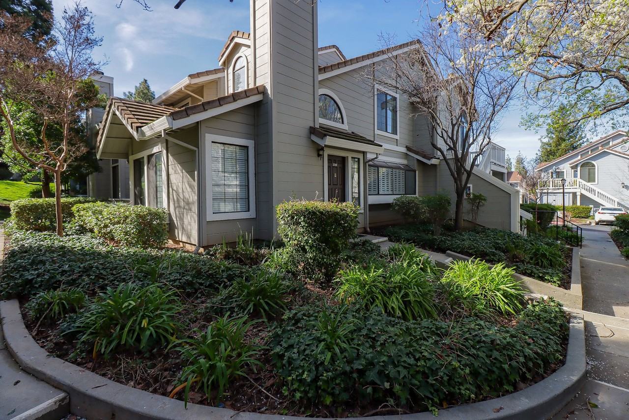 2768 Buena Point Ct - Photo 2 of 23