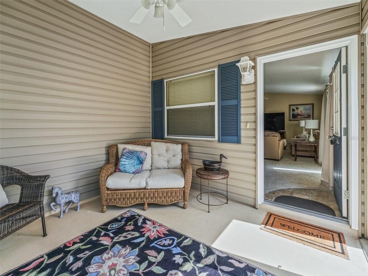 1322 Hollyberry Pl - Photo 4 of 22