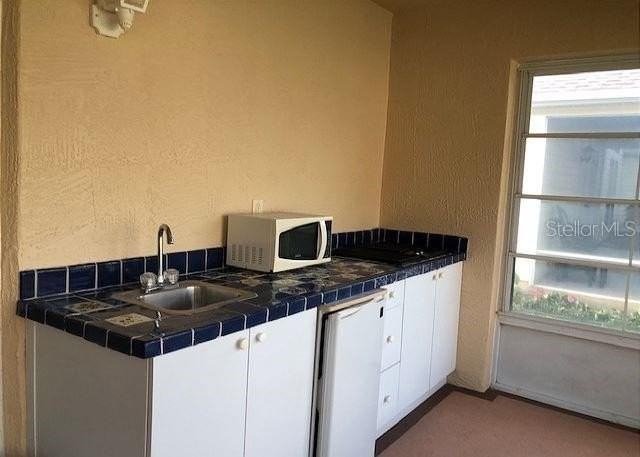 1506 Alcaraz Pl - Photo 6 of 41