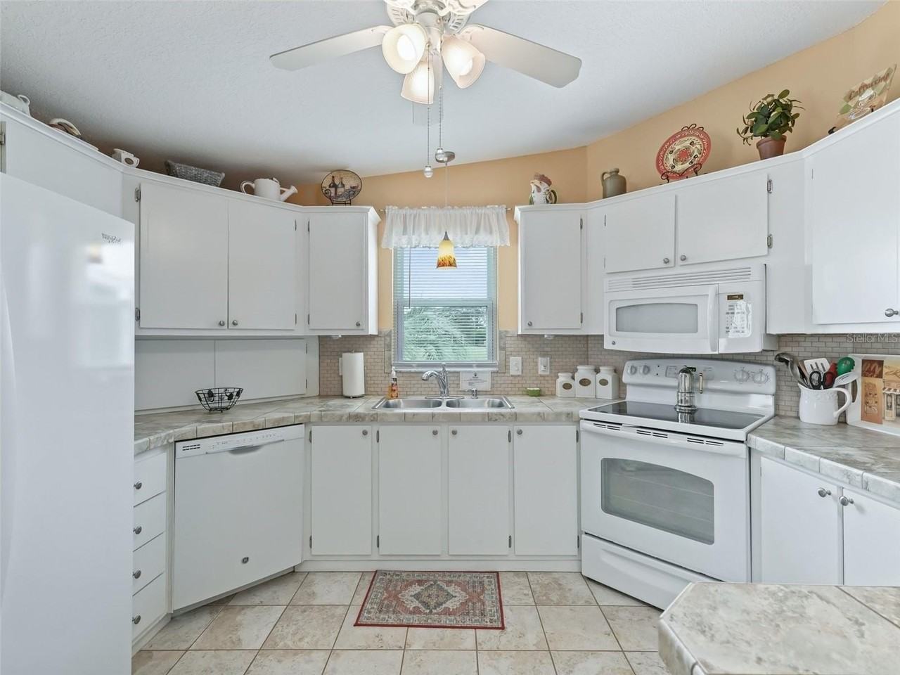 1640 Magnolia Ave - Photo 5 of 28