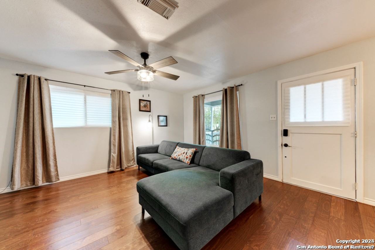 453 W Mitchell St - Photo 5 of 17