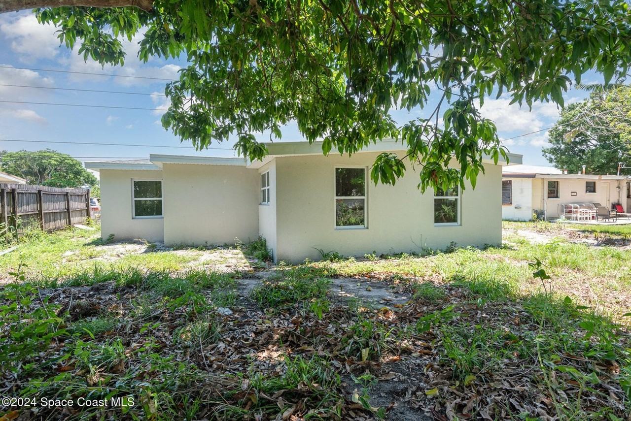 2626 Sarno Rd - Photo 3 of 22