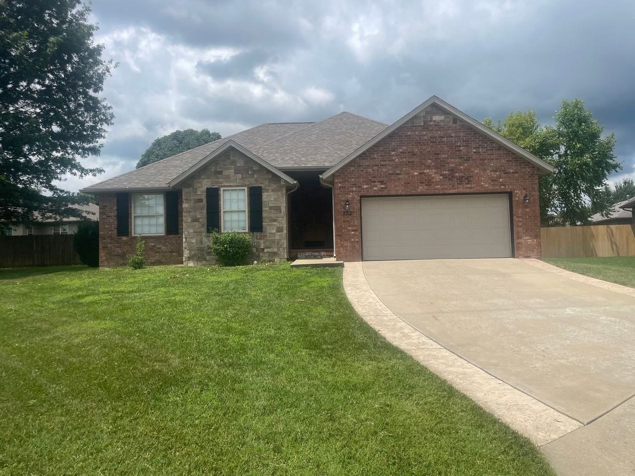 772 E Weller Ct - Photo 2 of 14