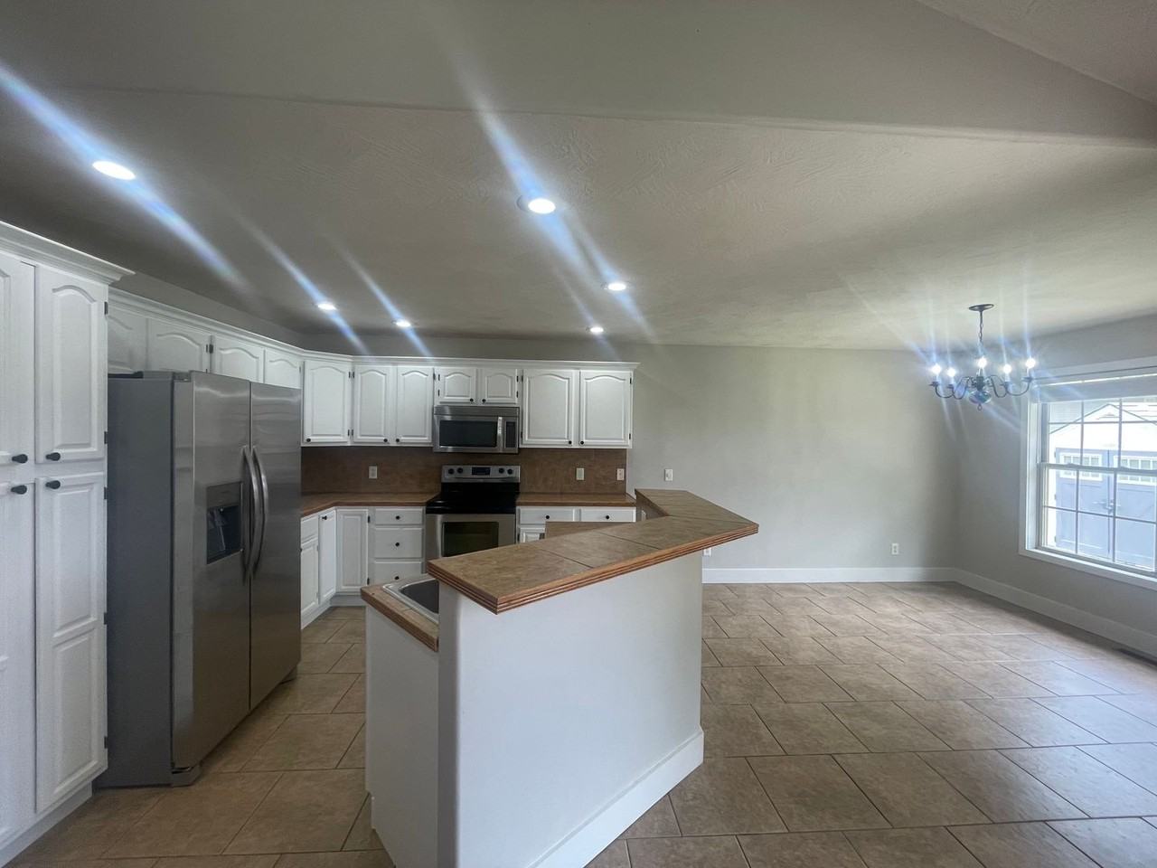 772 E Weller Ct - Photo 4 of 14