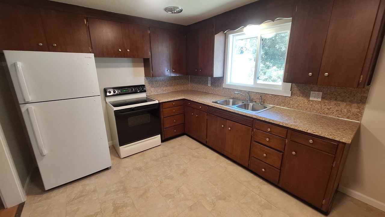 11012 4th Ave W - Photo 2 of 8