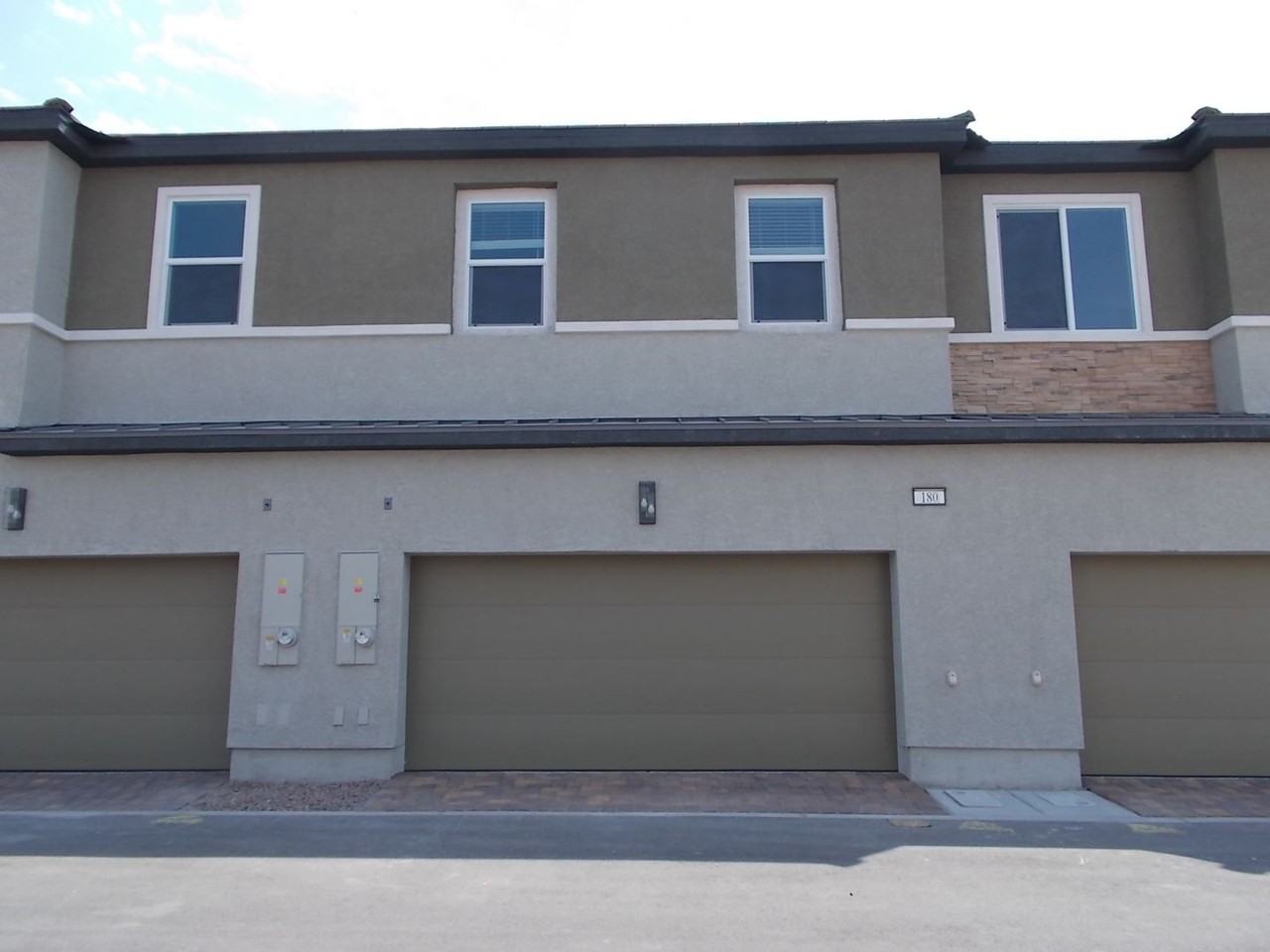 180 Freeport View Pl - Photo 2 of 23