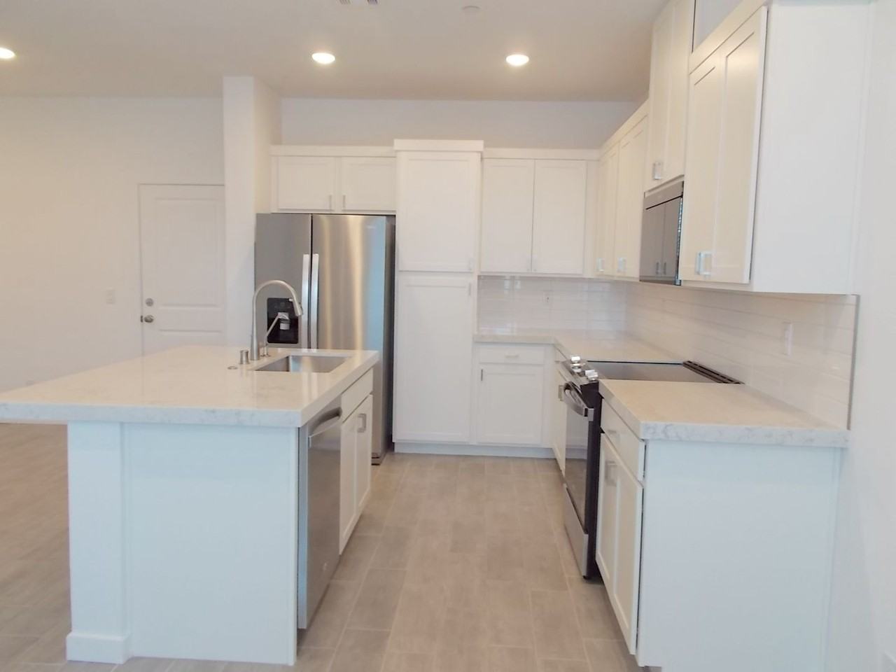 180 Freeport View Pl - Photo 5 of 23