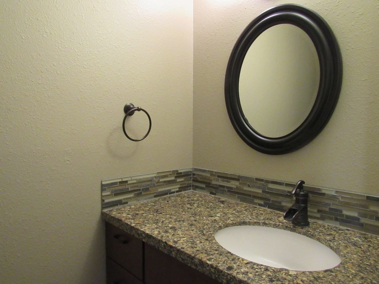 1019 Surrey Ct - Photo 6 of 16