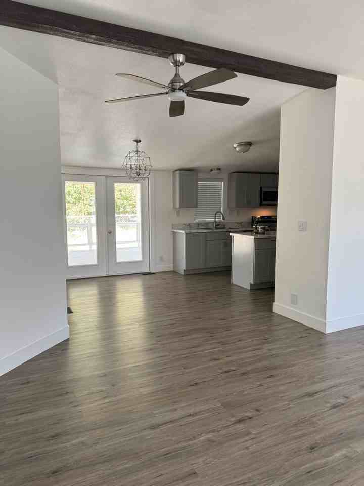 805 E Gerone St - Photo 5 of 50