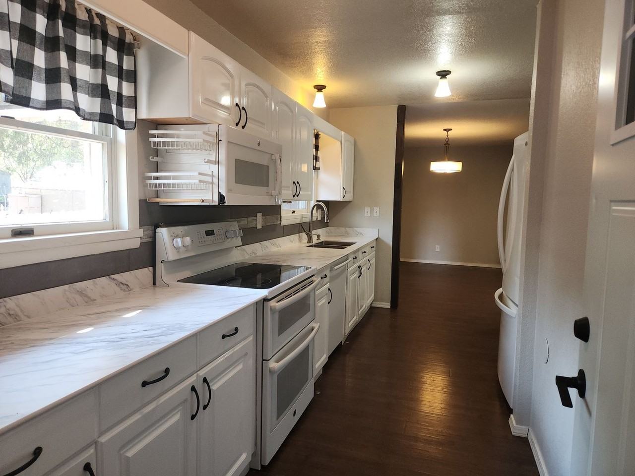 1311 N Matterhorn Rd - Photo 6 of 23