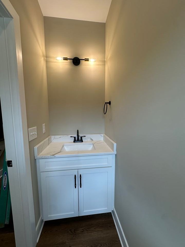 71 Luke Ct - Photo 2 of 17
