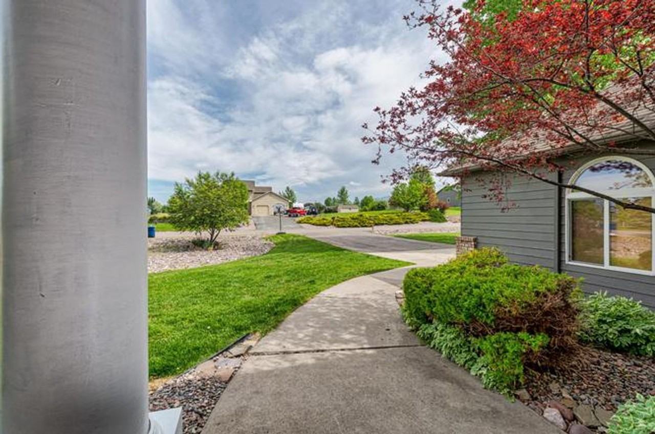 1480 Cresthaven Dr - Photo 2 of 40