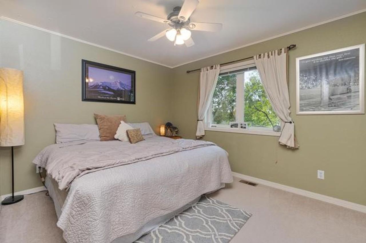 1480 Cresthaven Dr - Photo 4 of 40