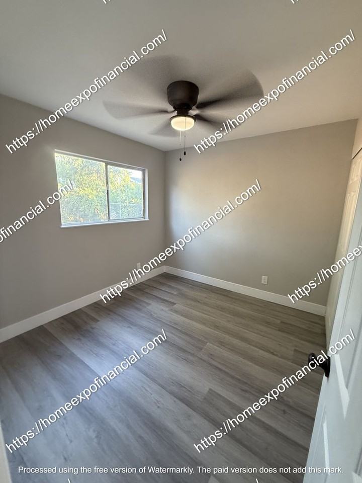 3080 Waldorf Dr - Photo 7 of 38