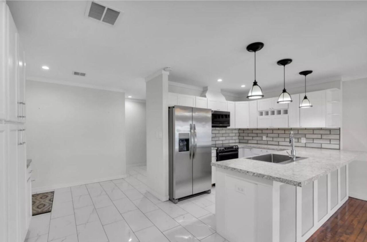 425 Delaware Ave - Photo 2 of 11