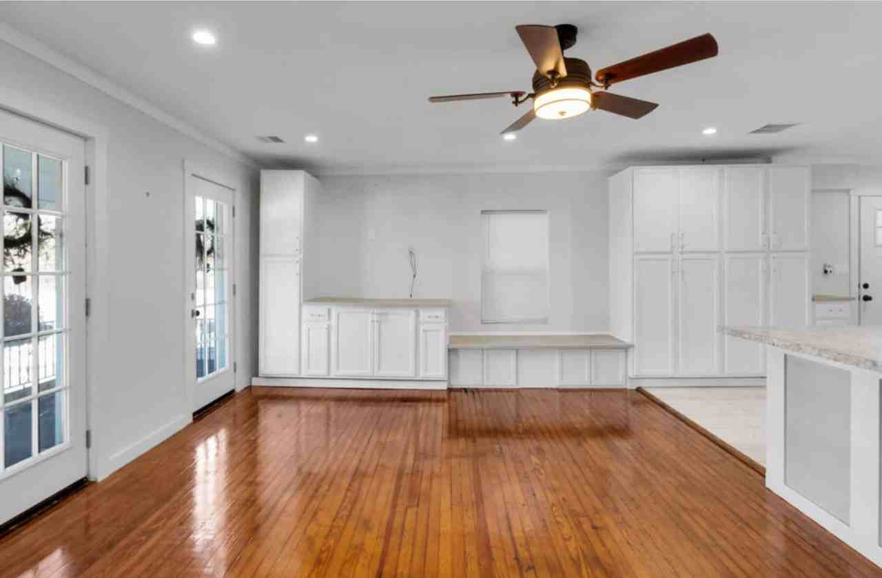 425 Delaware Ave - Photo 3 of 11