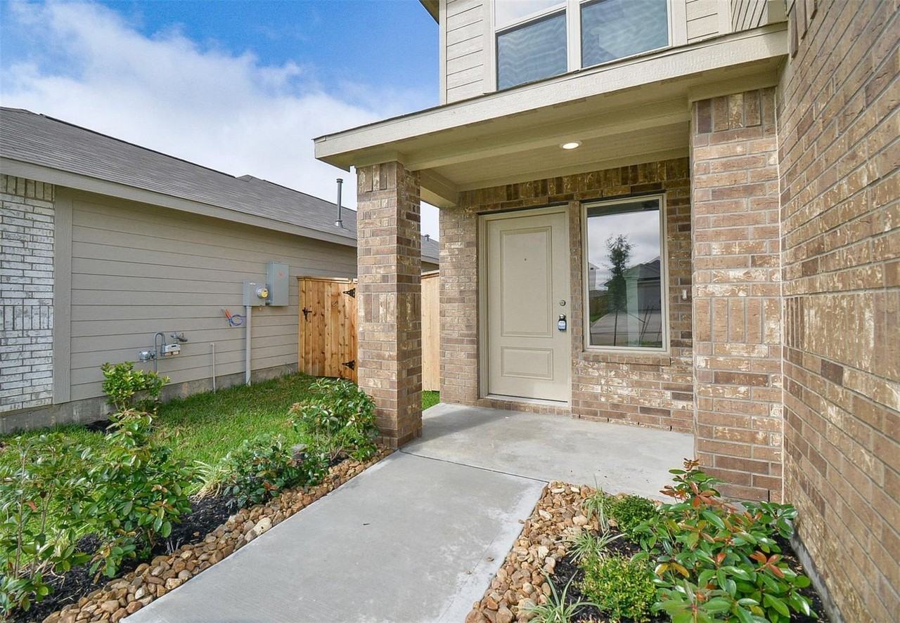 18546 Cepagatti Dr #0 - Photo 3 of 34