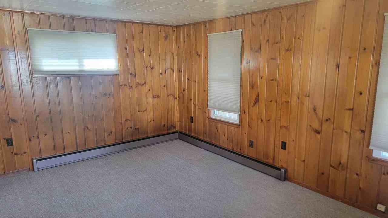 2609 N Vista Rd - Photo 4 of 11