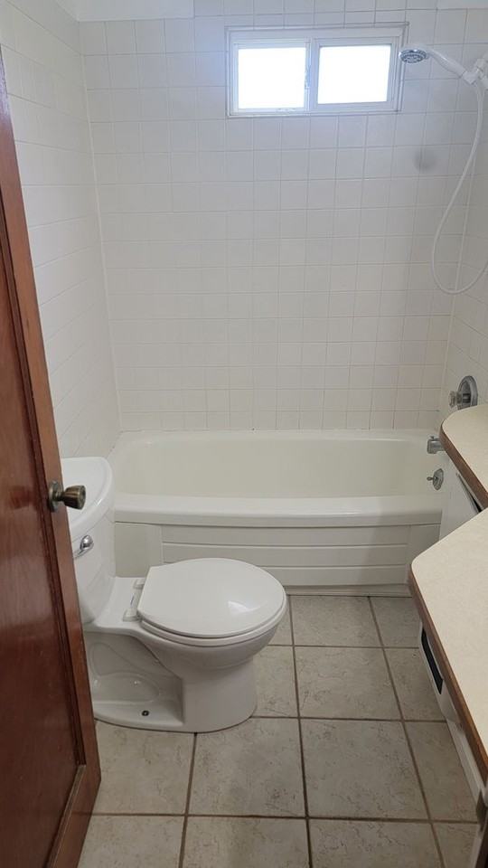 2609 N Vista Rd - Photo 5 of 11