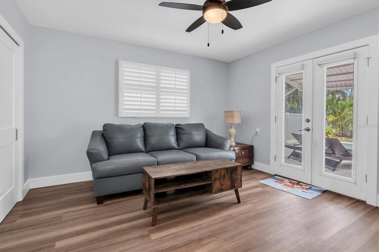 528 77th Ave - Photo 6 of 32