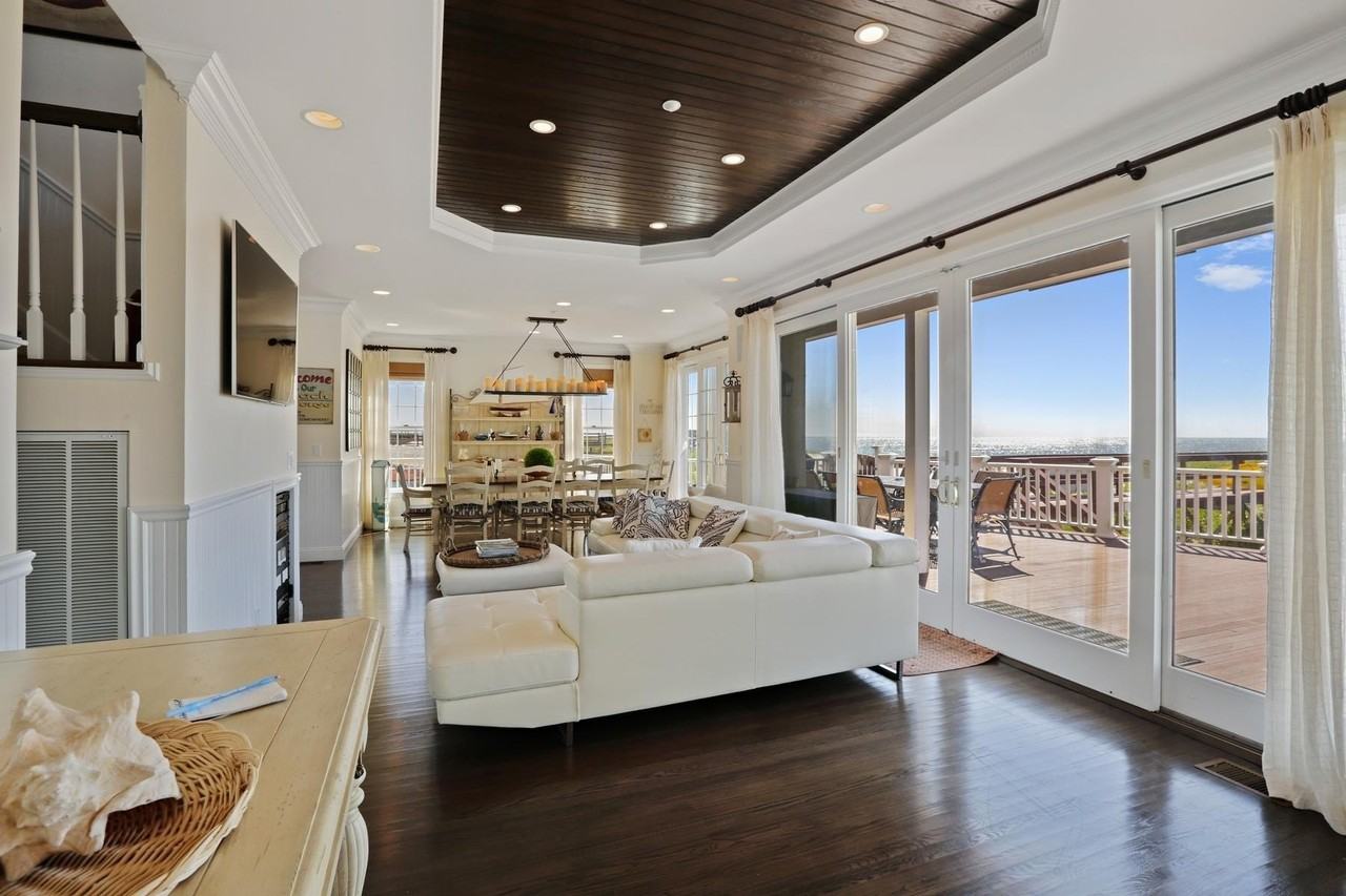 949B Dune Rd - Photo 3 of 19