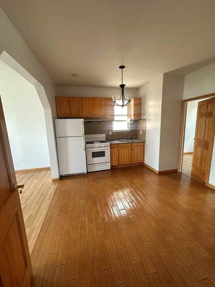 5831 71st St #2 - Photo 3 of 10