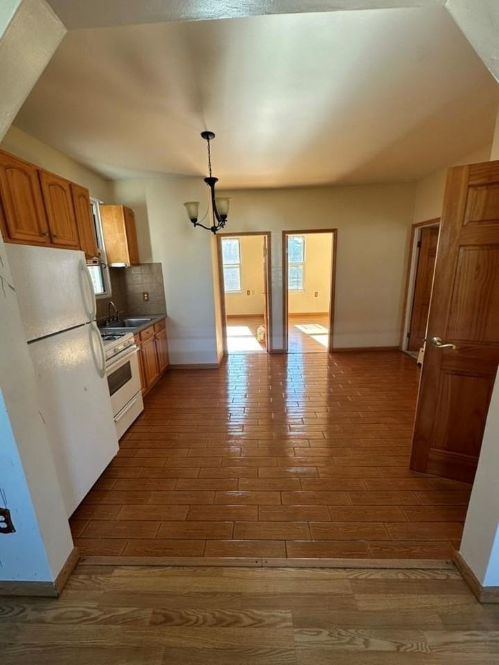 5831 71st St #2 - Photo 4 of 10