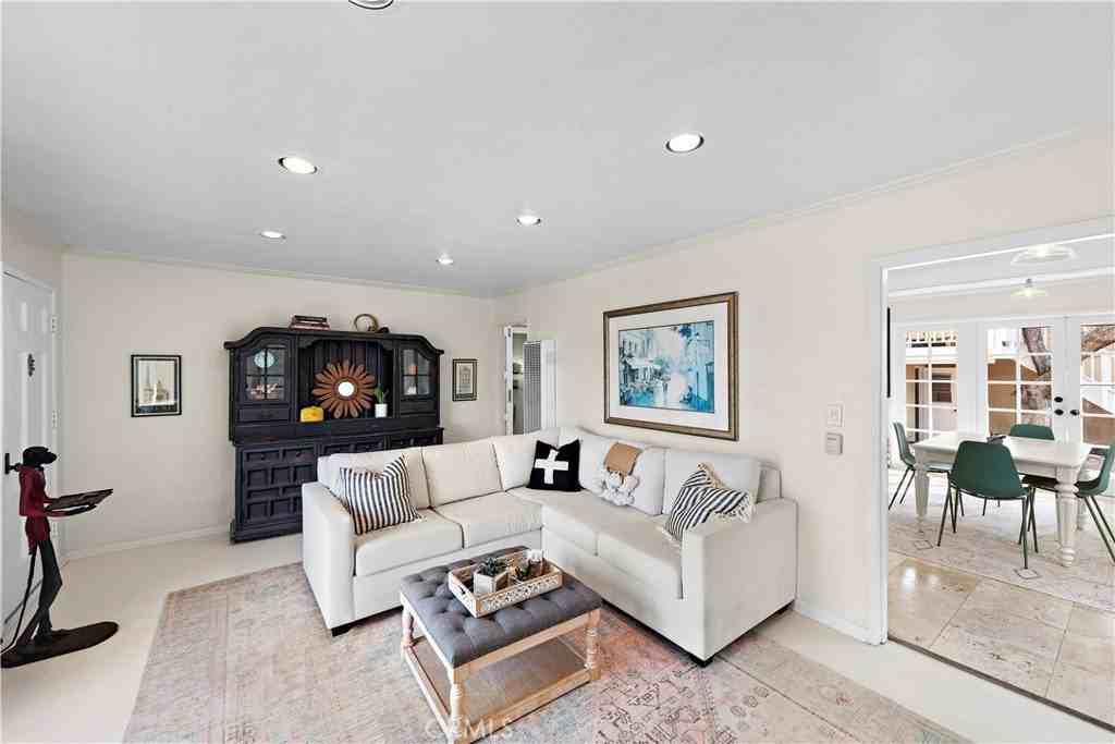 283 Fairview St - Photo 4 of 20