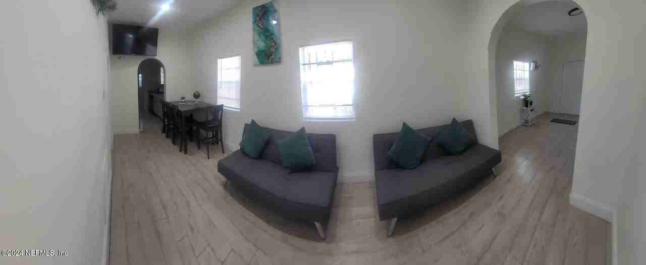 1538 Pasco St - Photo 2 of 20