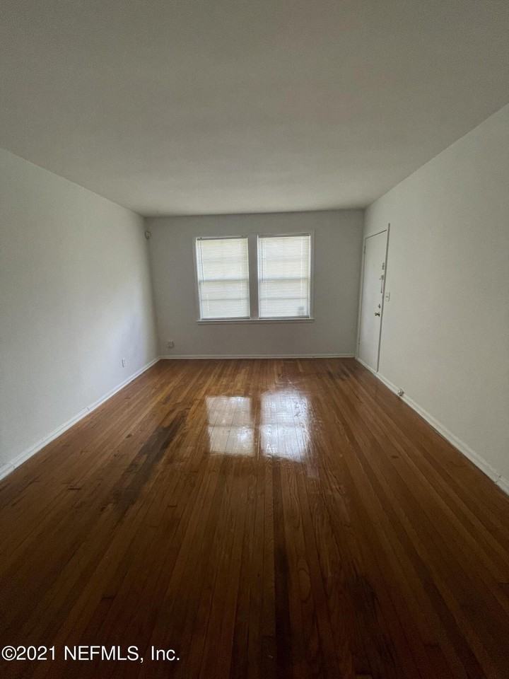 1529 Mcduff Ave S Apt 2 #2 - Photo 4 of 9