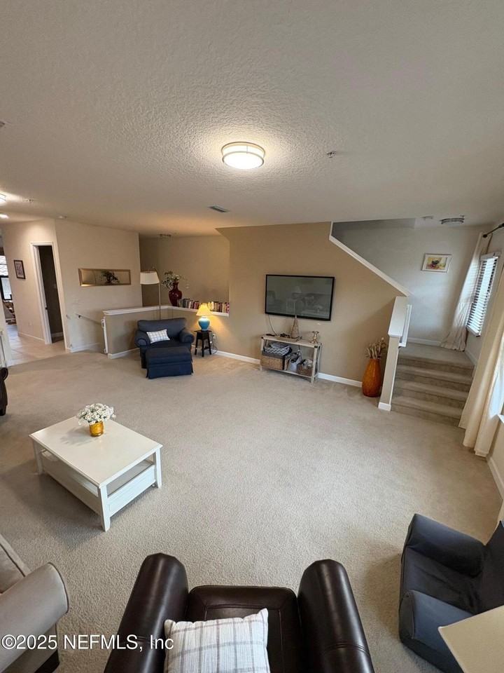 544 Market St - Photo 4 of 17