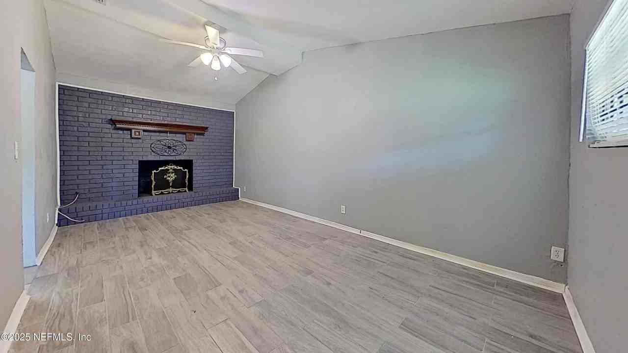 9276 Greenleaf Rd - Photo 2 of 14