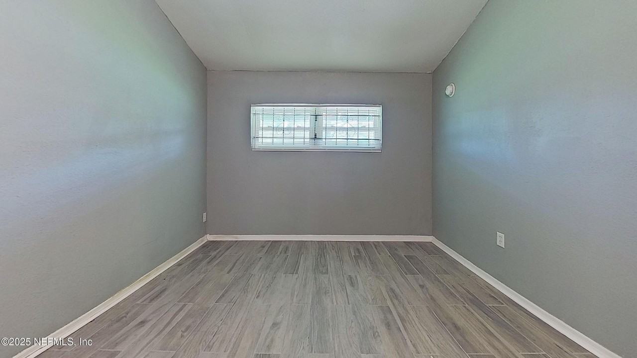 9276 Greenleaf Rd - Photo 3 of 14