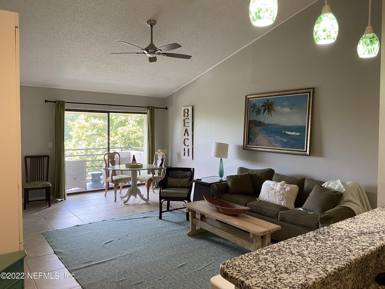 667 Summer Pl - Photo 4 of 15