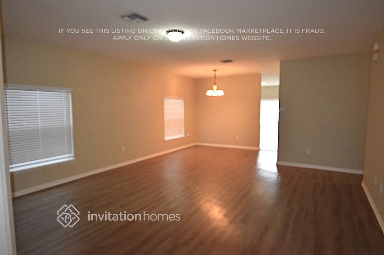 13161 Sapphire Falls Ln - Photo 3 of 15