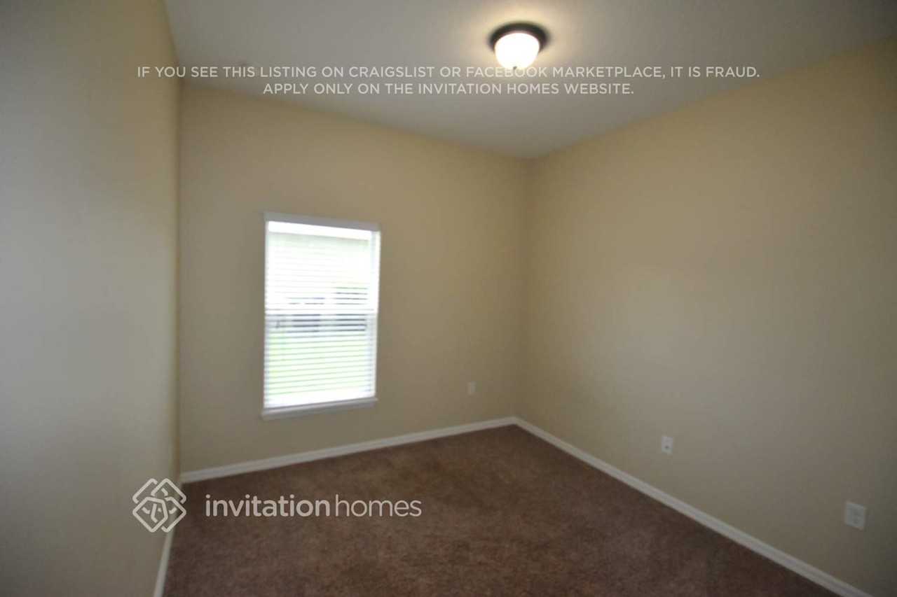 13161 Sapphire Falls Ln - Photo 7 of 15