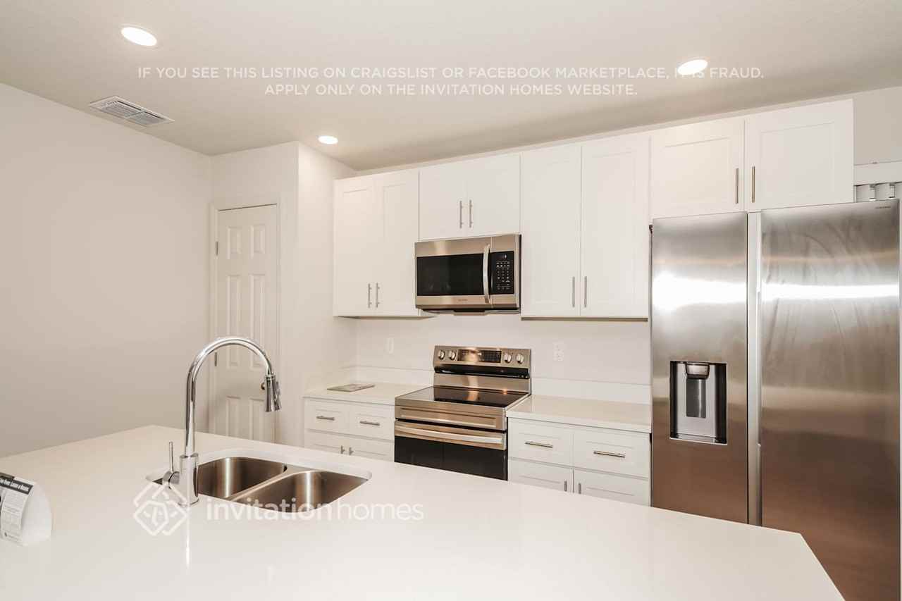 9 Philmont Ln - Photo 7 of 16