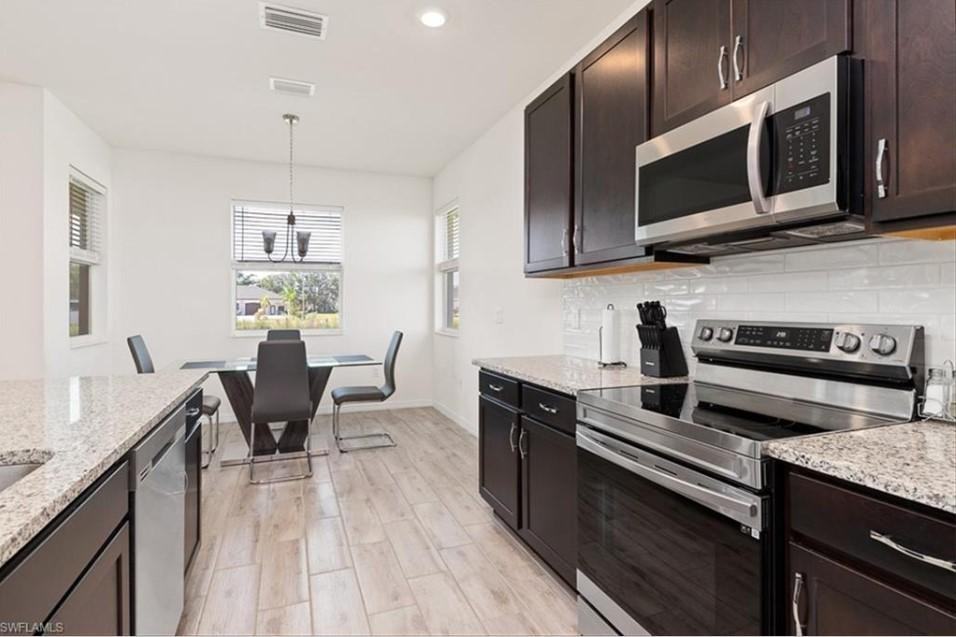 Ne 10th Ln - Photo 2 of 5