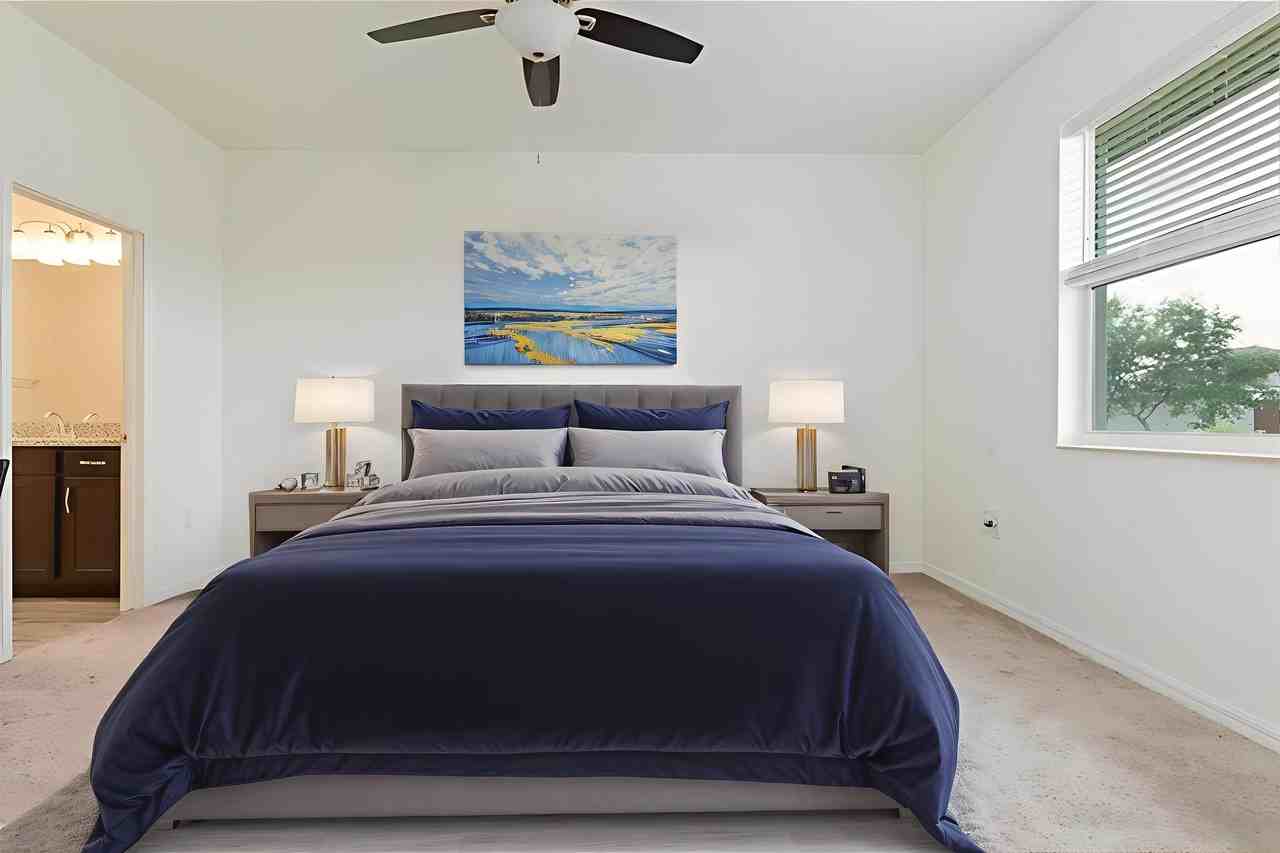 Ne 10th Ln - Photo 3 of 5