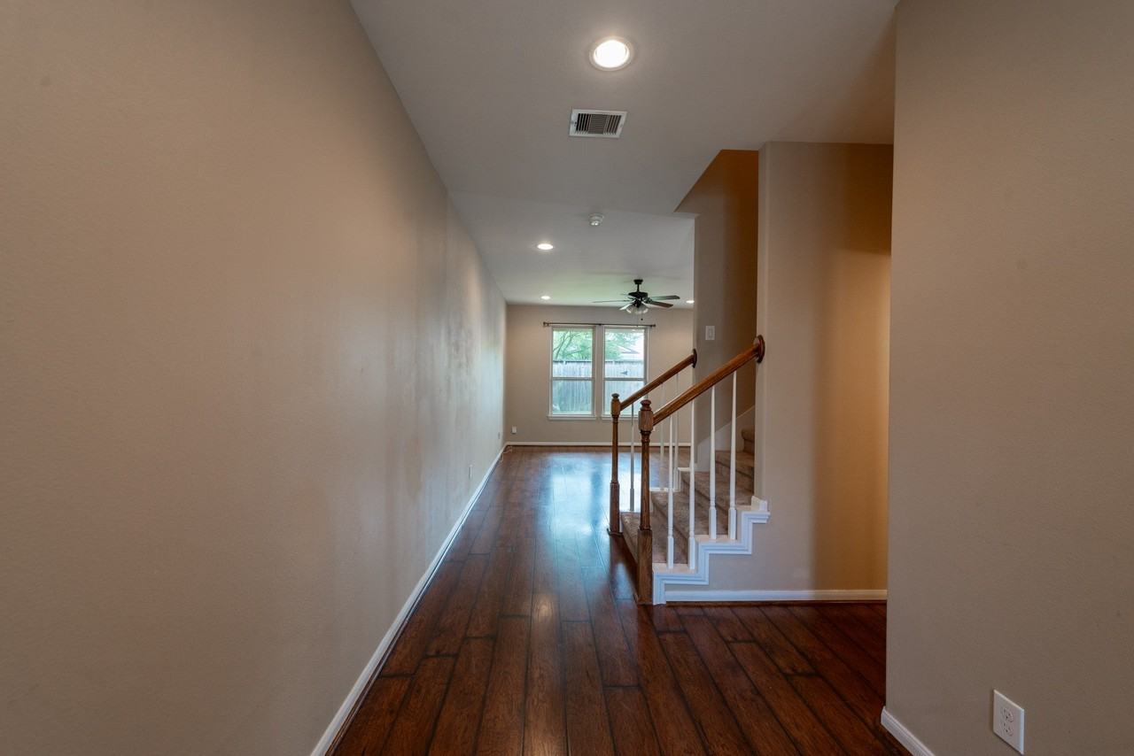 17035 Wilthorne Gardens Ct - Photo 2 of 21