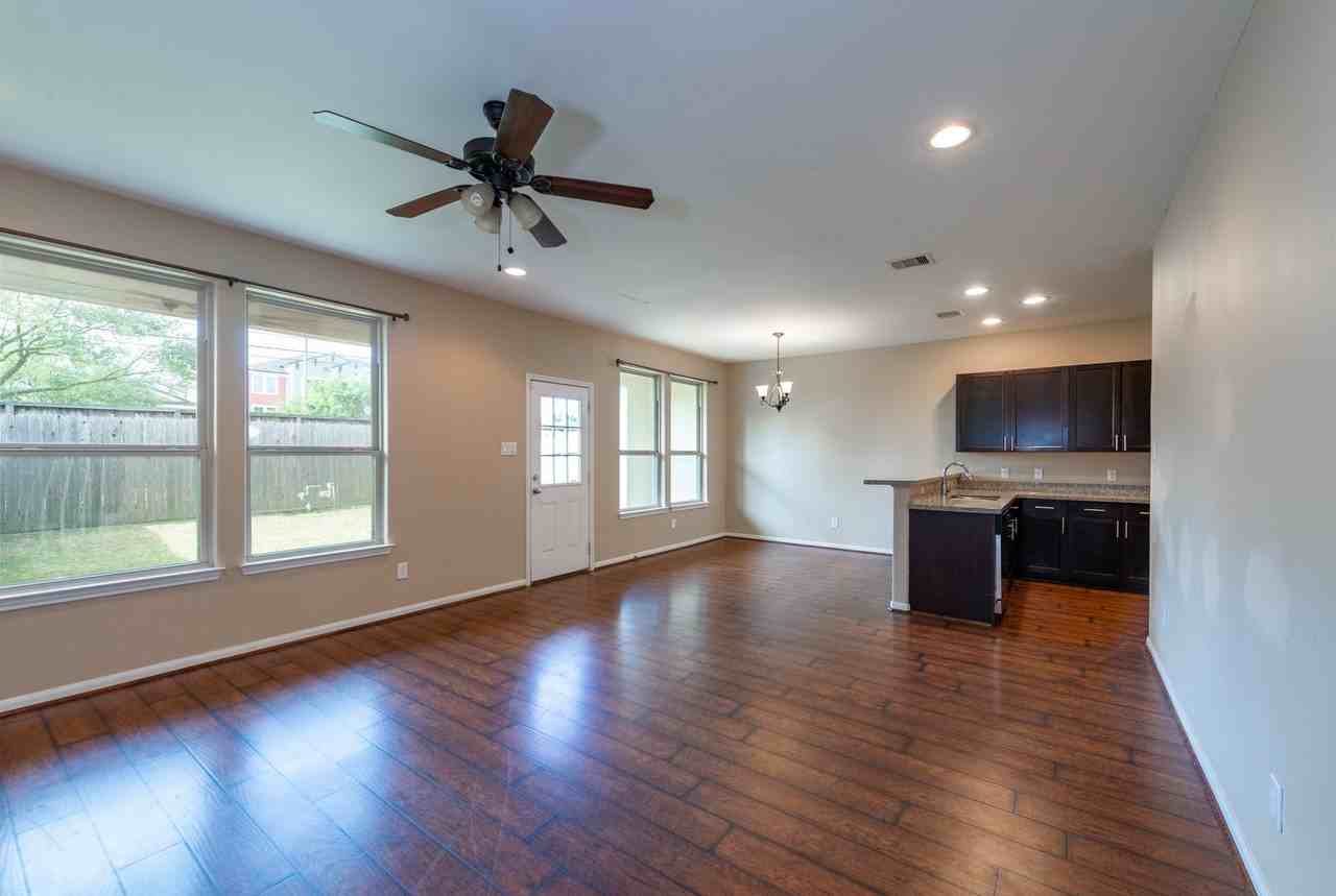 17035 Wilthorne Gardens Ct - Photo 3 of 21