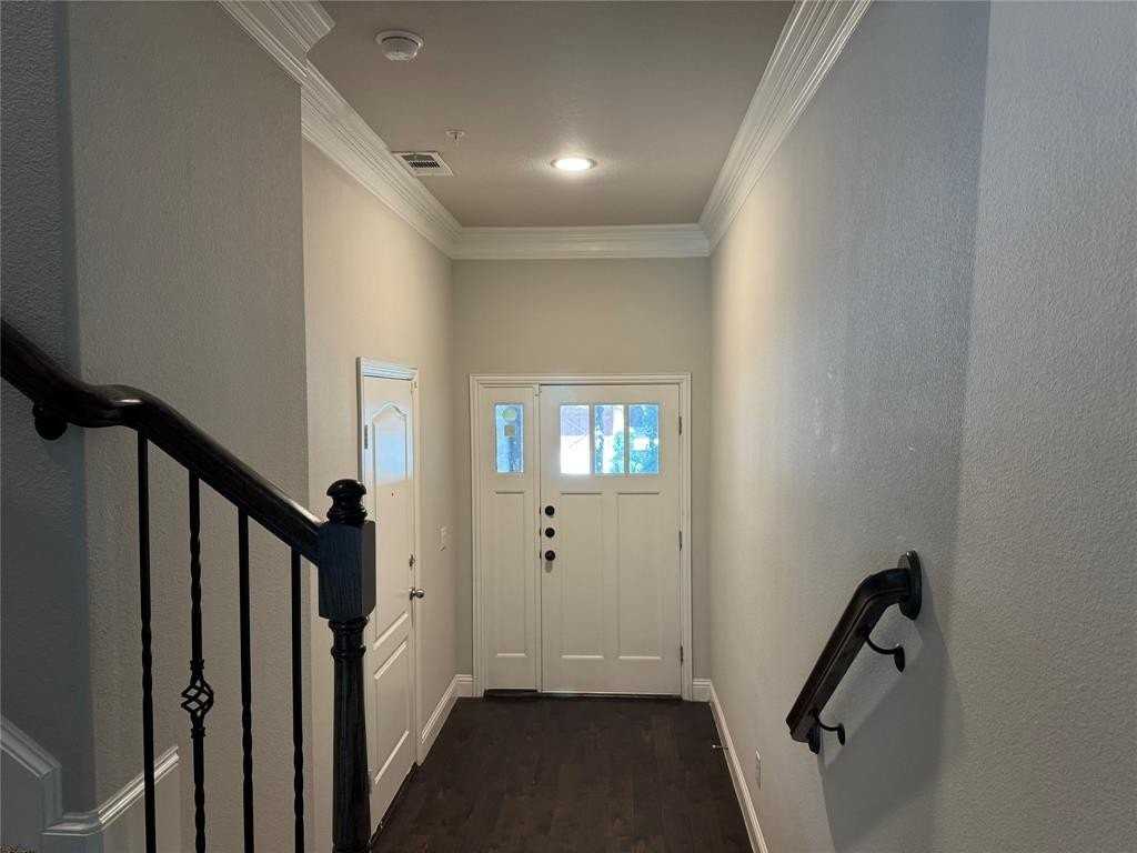 2669 Sherwood Dr - Photo 2 of 18