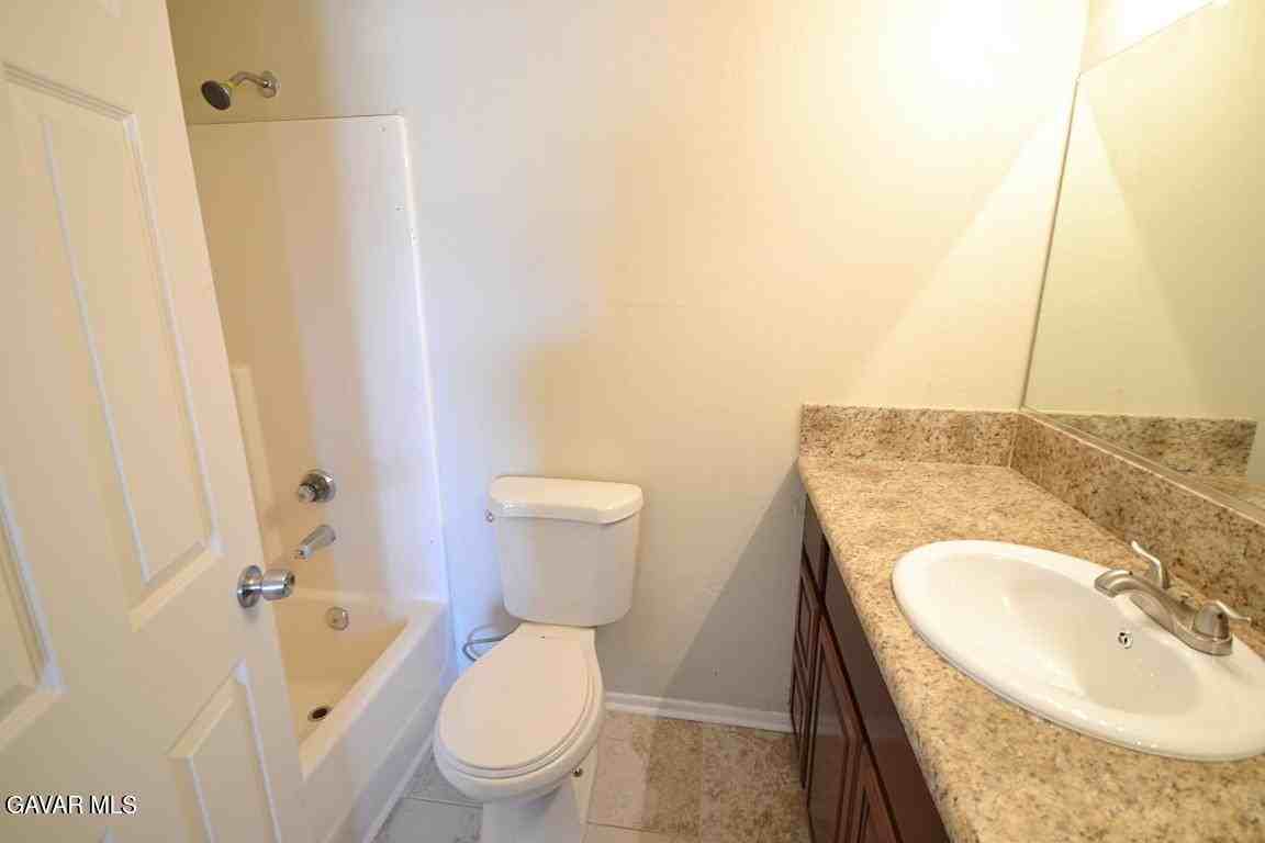 10535 E Avenue S4 - Photo 3 of 7