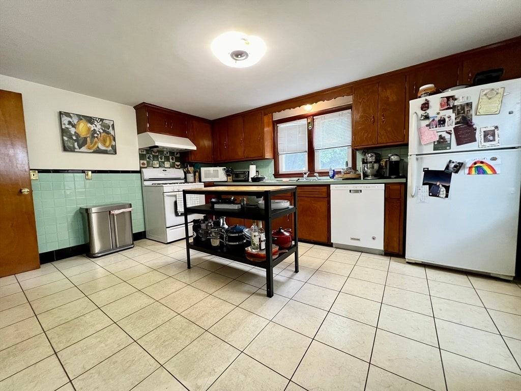 179 Faneuil St - Photo 3 of 17